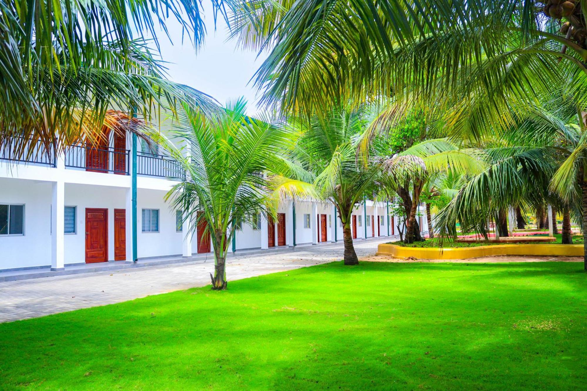 Reecha Resort & Hotel Kilinochchi Extérieur photo
